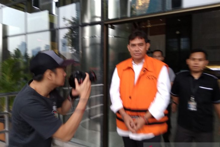 KPK panggil tiga saksi suap distribusi gula PTPN III