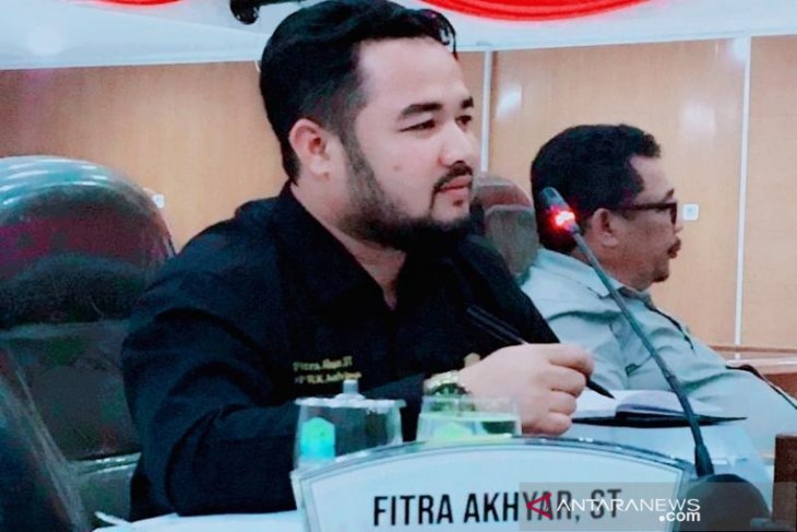 Habiskan dana miliaran, dewan minta rumah penerima listrik gratis distiker