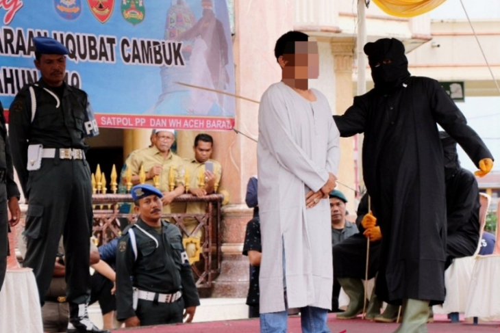 Terpidana persetubuhan dan judi di Aceh Barat gagal tuntaskan eksekusi cambuk