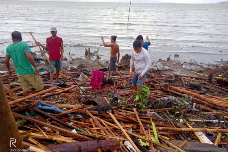 Korban tewas akibat topan di Filipina 10 orang