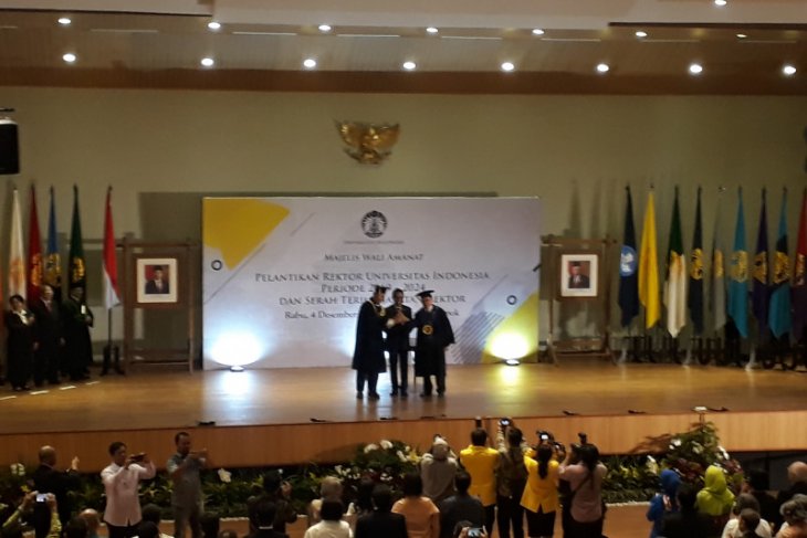 Prof Ari Kuncoro resmi menjabat Rektor UI
