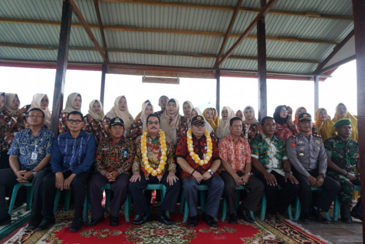 Bupati Paser tinjau pembangunan dermaga pelabuhan pendaratan ikan