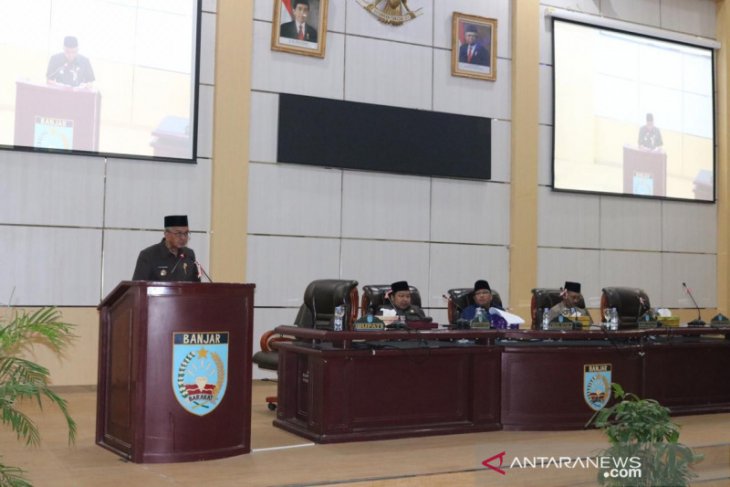Bupati jelaskan revisi perda retribusi IMB ke DPRD