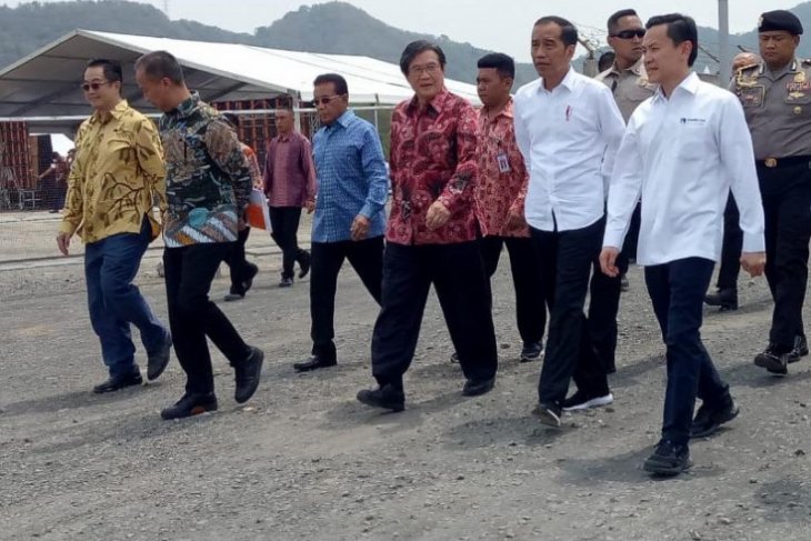 Resmikan Pabrik Polietilena, Presiden Berharap Indonesia Tak Lagi Impor Petrokimia