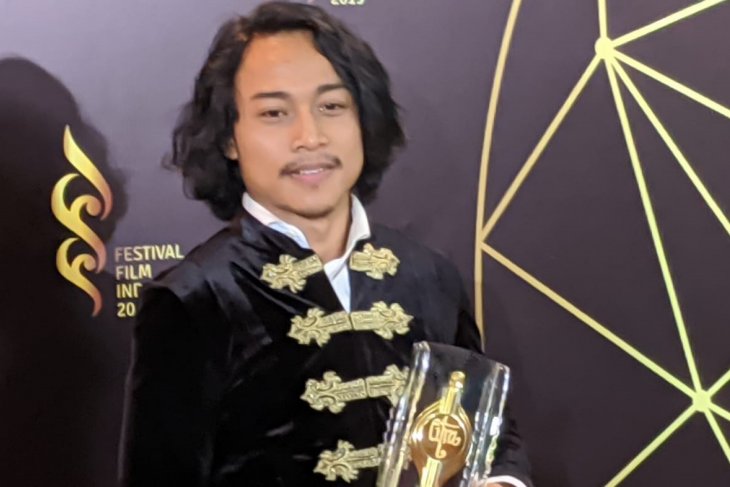 Muhammad Khan, Aktor Terbaik FFI 2019 dedikasikan piala untuk Shahrukh Khan