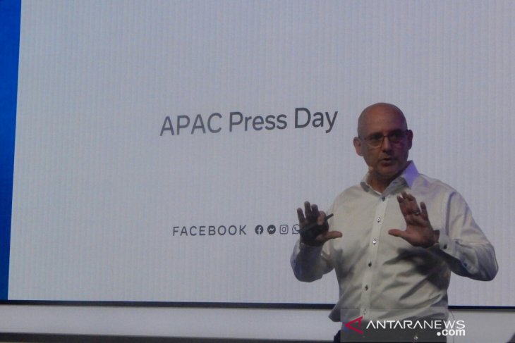 Facebook hapus miliaran akun palsu dan konten terorisme
