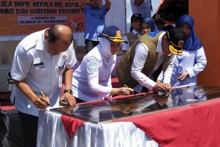 Empat lembaga - Pemprov Maluku resmikan sistem peringatan dini tsunami di Ambon