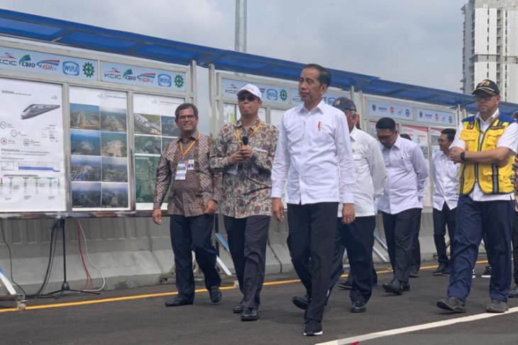 Jokowi: Tol layang Japek kurangi kemacetan hingga 30 persen