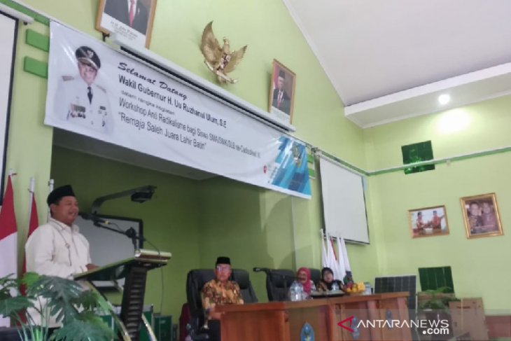 Wagub Jabar Uu Ruzhanul Ulum ajak pelajar di Garut waspadai paham radikal