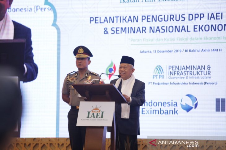 VP highlights parallel development of sharia and conventional economy