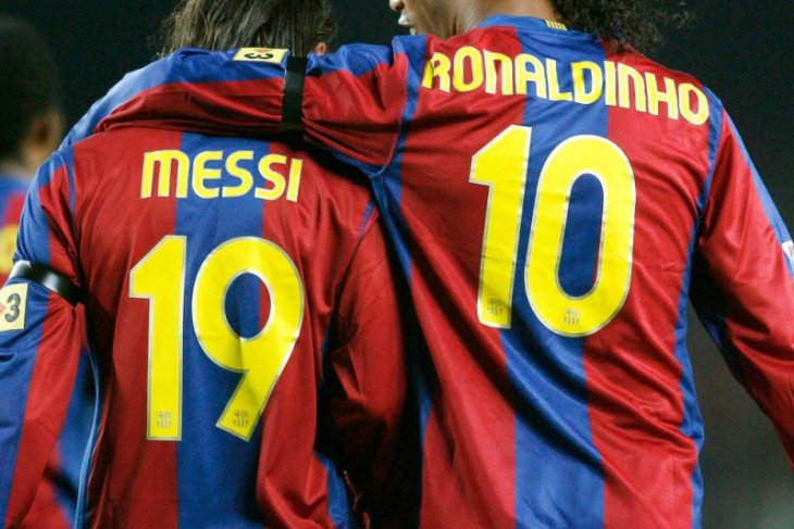 Ronaldinho enggan akui Messi pemain terbaik sepanjang masa