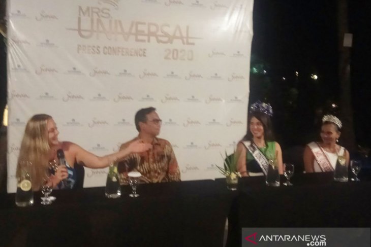 Tiga Mrs Universal kunjungi Bali
