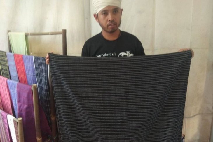 Pekan Ekonomi Kreatif Lebak, kain tenun Badui diminati pengunjung