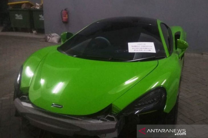 Diduga tak taat administrasi, Polda Jatim sita sembilan mobil mewah