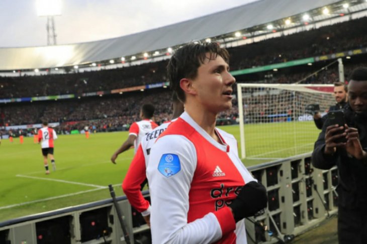 Feyenoord kalahkan PSV 3-1