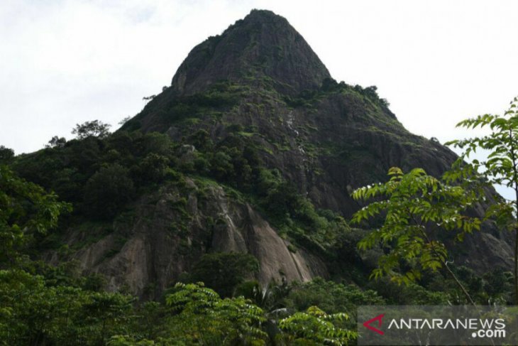 Perwira polisi ini meninggal setelah terjatuh dari tebing Gunung Parang
