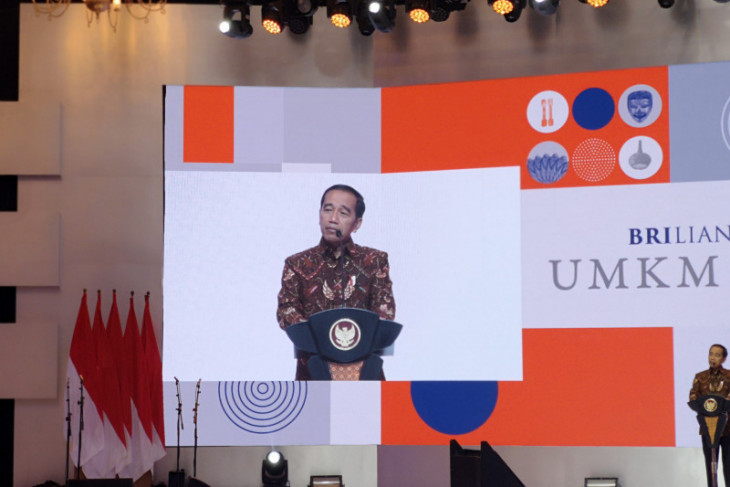 Large-scale businesses still dominate Indonesia's exports: Jokowi