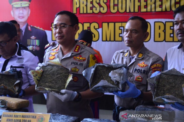 Kurir ganja 200 kilogram untuk pesta Tahun Baru ditangkap polisi