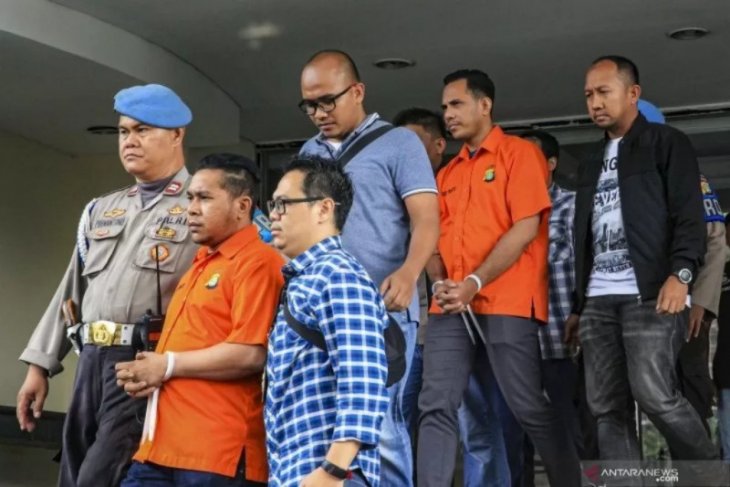 Ini peran RB dan RM anggota polisi tersangka penyiram air keras kepada Novel