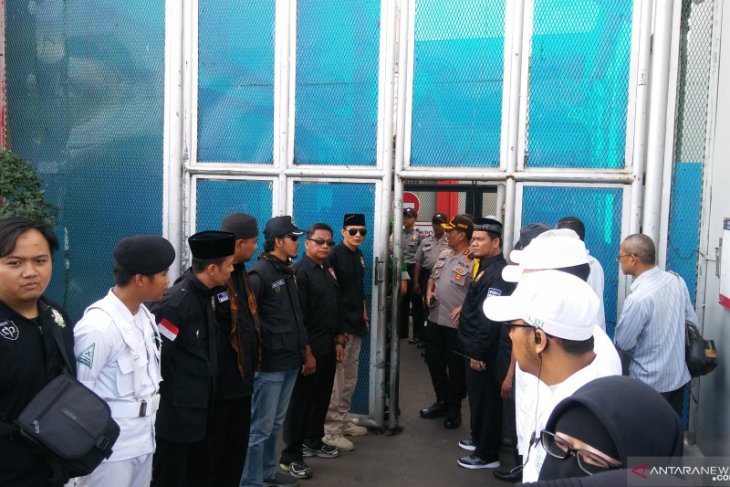 Mulan jemput Ahmad Dhani di Rutan Cipinang
