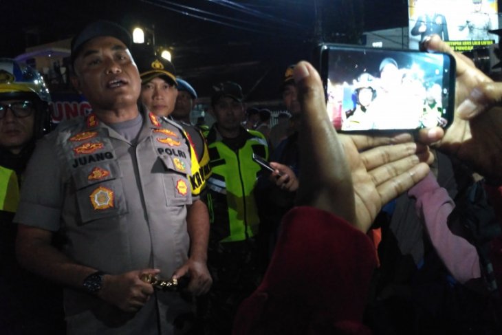 Polisi tutup jalur menuju Puncak dari Cianjur