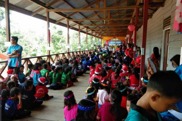 Ribuan umat Katolik Sekadau merayakan Natal Sekami