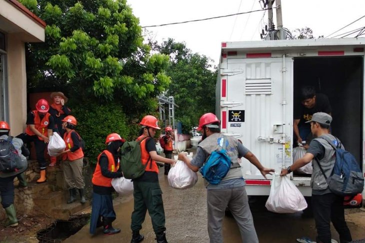 HA-IPB distribusikan 1.900 paket bantuan untuk korban banjir di Jabodetabek