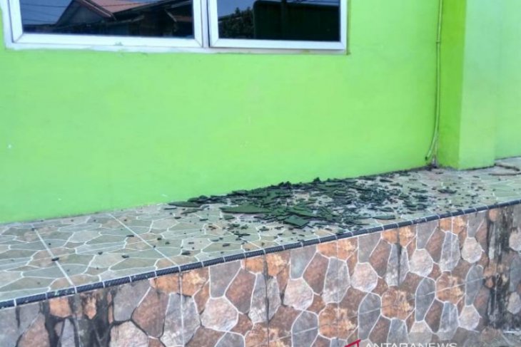 Gempa 6,4 SR, Kaca Kantor MPU Simeulue Aceh pecah