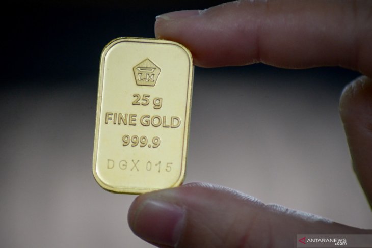 Harga emas terus menurun