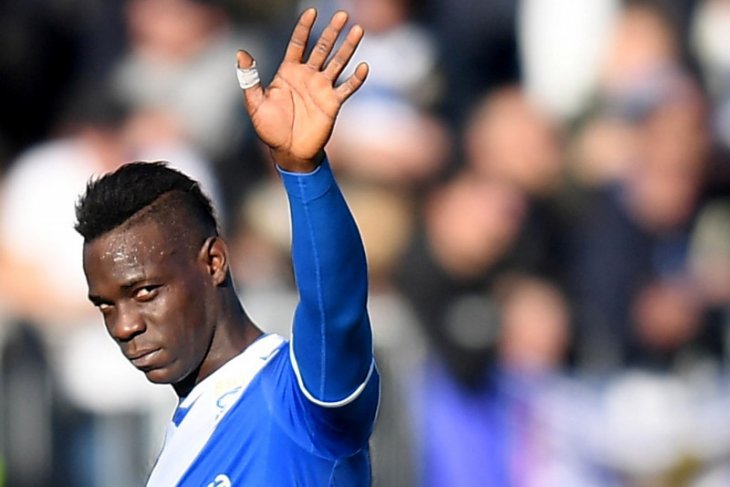 Lazio didenda gara-gara fans hina rasis Balotelli