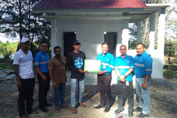 Mifa Bersaudara tuntaskan sarana MCK di Konservasi Penyu Barsela