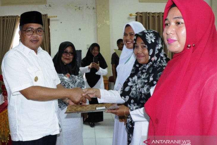 Aceh Barat kembalikan bidan ke desa cegah stunting