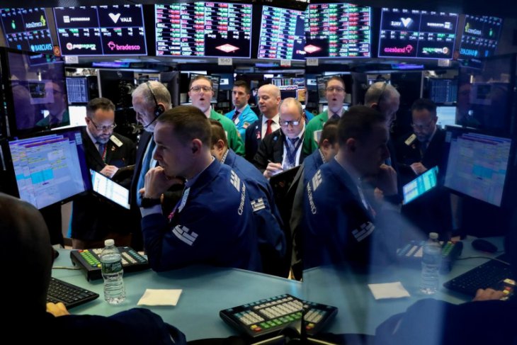 Wall Street bervariasi di tengah data pekerjaan mengecewakan