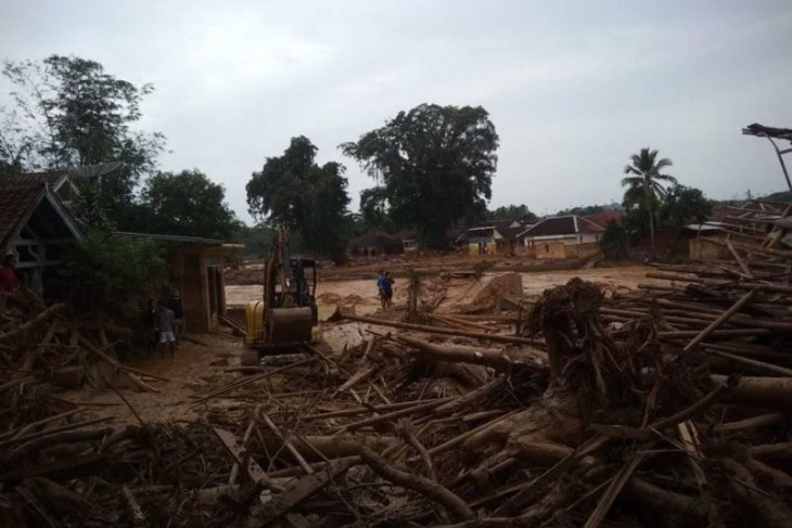 Di Lebak 18 pesantren rusak berat diterjang banjir bandang