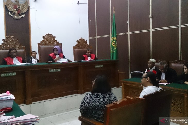 Nunung rajin olahraga selama direhabilitasi, habiskan dua sepatu