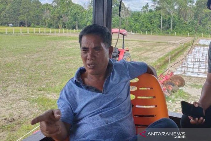 Kuota pupuk subsidi dikurangi, Bupati Akmal racik pupuk hayati