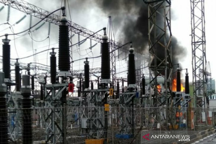 Kebakaran gardu induk, PLN pastikan layanan normal