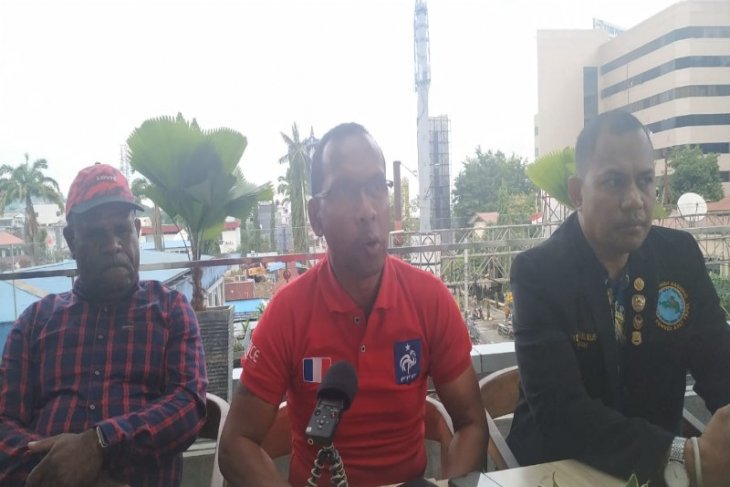 11 native Papuan students fail to leave Papua to resume their studies