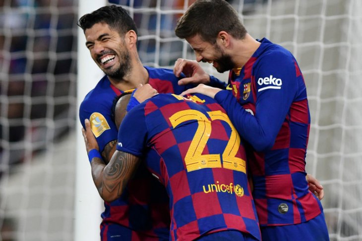 Barcelona puncaki daftar