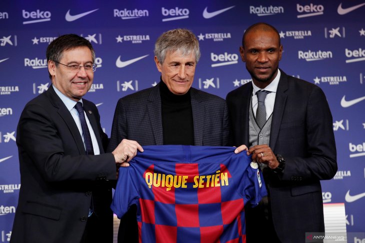 Quique Setien jadi pelatih baru Barcelona
