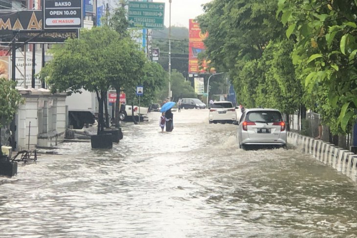 Hujan deras, sebagian wilayah Samarinda kebanjiran