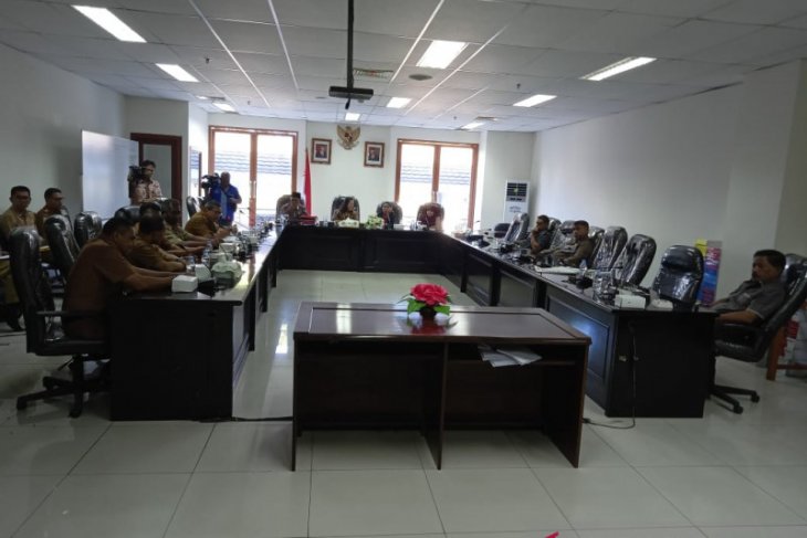 KKP diharapkan rehabilitasi empat pabrik es di Buru dan Malteng