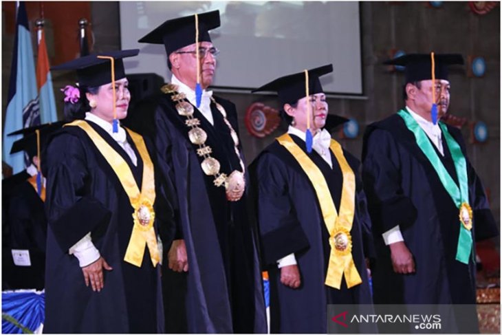 Undiksha kukuhkan tiga guru besar
