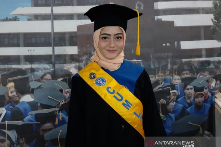 Kisah Spirlee, wisudawati terbaik IPB pernah bekerja di laundry untuk biaya kuliah