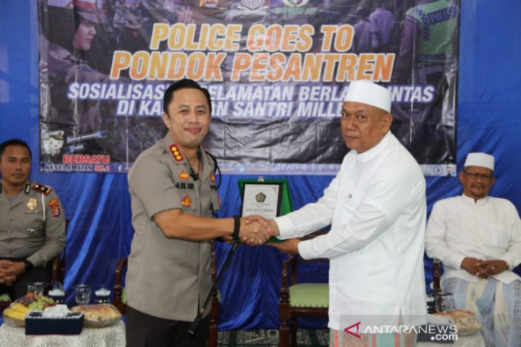 Polresta Tangerang sosialisasi keselamatan berlalu lintas di pondok pesantren