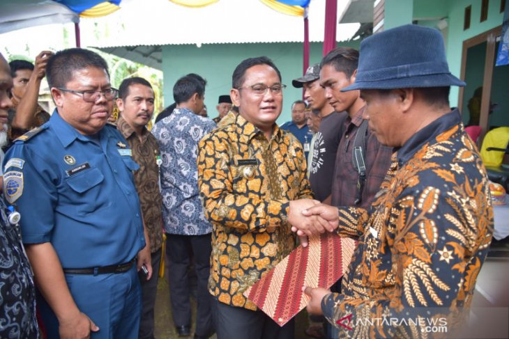 685 nelayan Bekasi terima Surat Tanda Kebangsaan Kapal