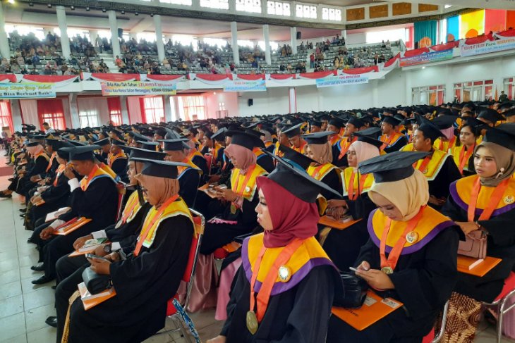 Unja mewisuda 1.012 mahasiswa