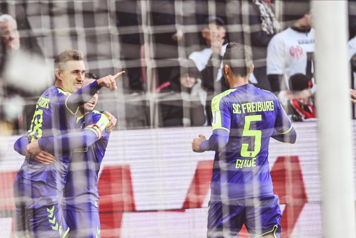 Freiburg kembali masuk zona eropa usai kalahkan Mainz 2-1