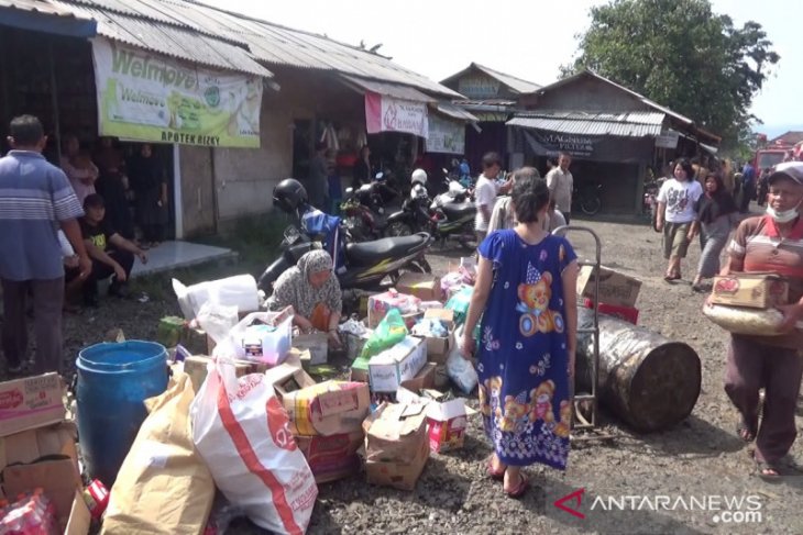 Minim pembeli, Pasar penampungan di Sukabumi terus ditinggalkan pedagang