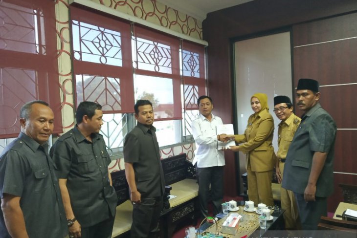Akhirnya, Bupati-Wabup Jember hadiri undangan Panitia Hak Angket DPRD